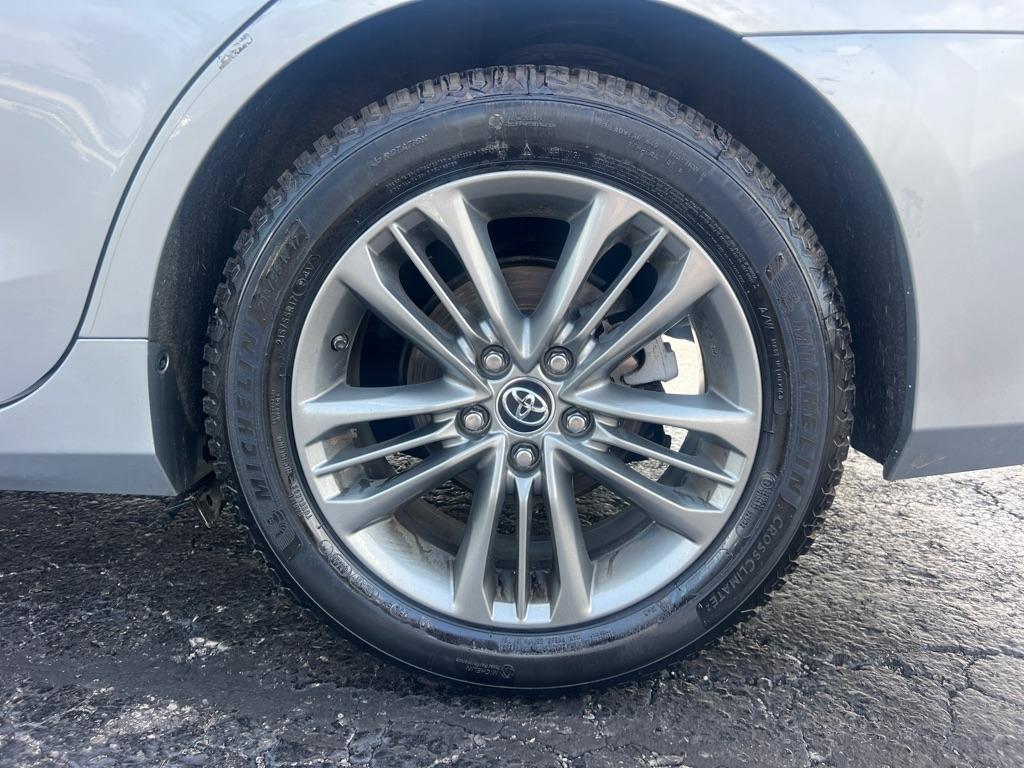Toyota Camry 4dr Sdn I4 Auto XLE (Natl) 2015