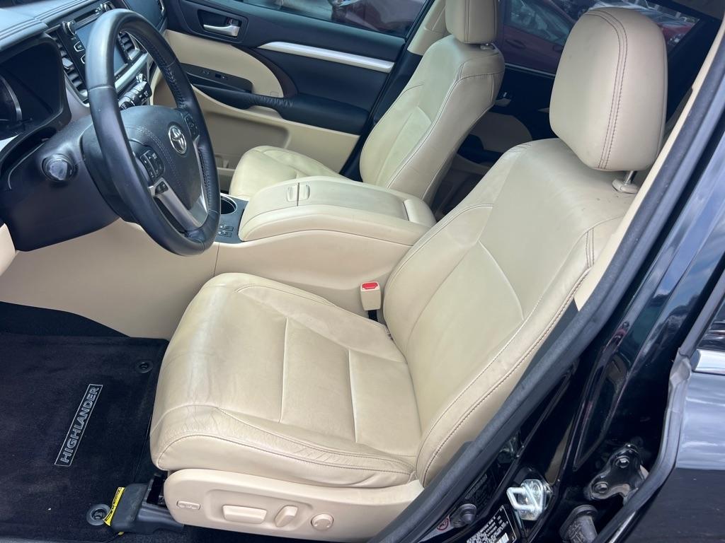 Toyota Highlander AWD 4dr V6 XLE (Natl) 2015