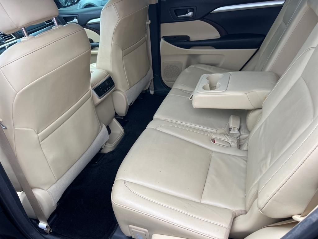 Toyota Highlander AWD 4dr V6 XLE (Natl) 2015