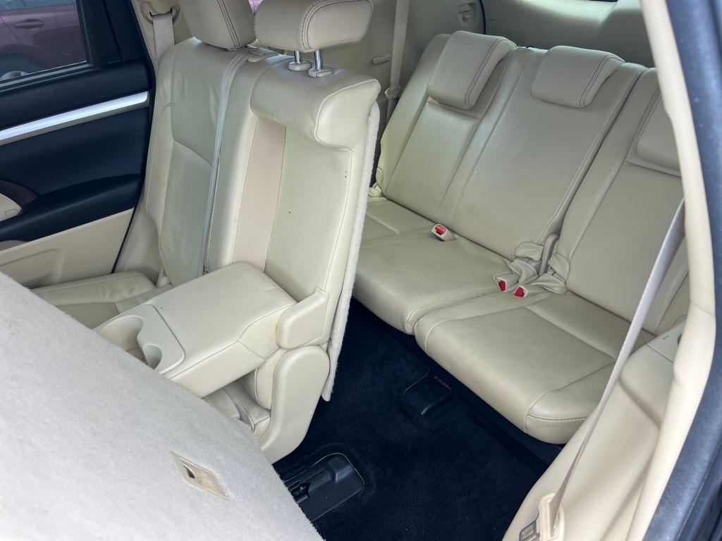 Toyota Highlander AWD 4dr V6 XLE (Natl) 2015
