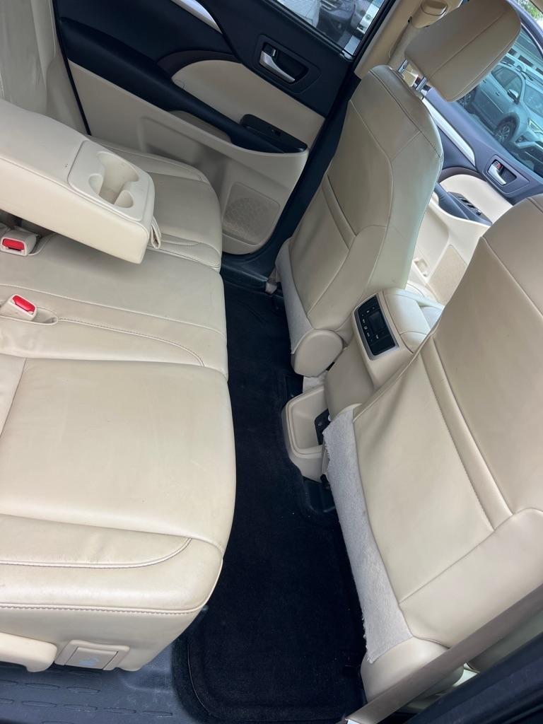 Toyota Highlander AWD 4dr V6 XLE (Natl) 2015