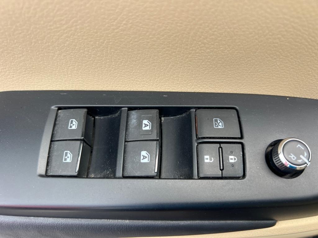 Toyota Highlander AWD 4dr V6 XLE (Natl) 2015