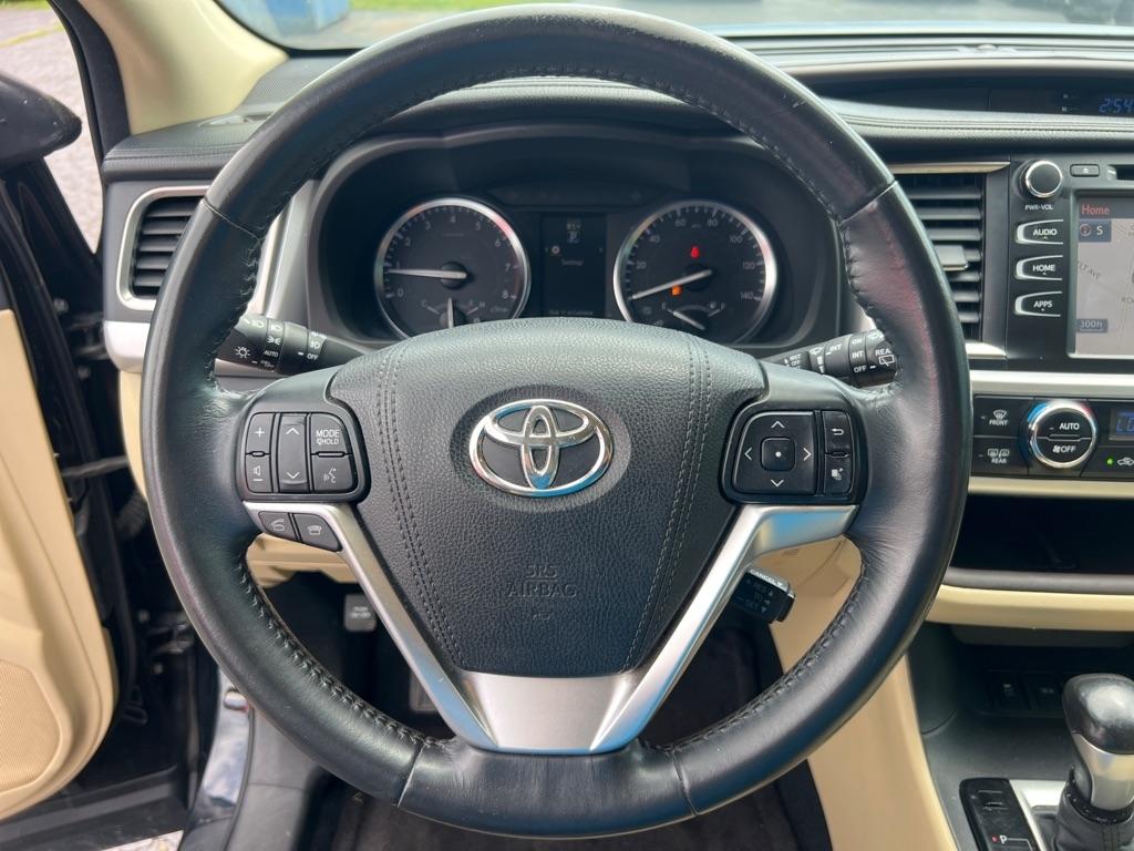 Toyota Highlander AWD 4dr V6 XLE (Natl) 2015