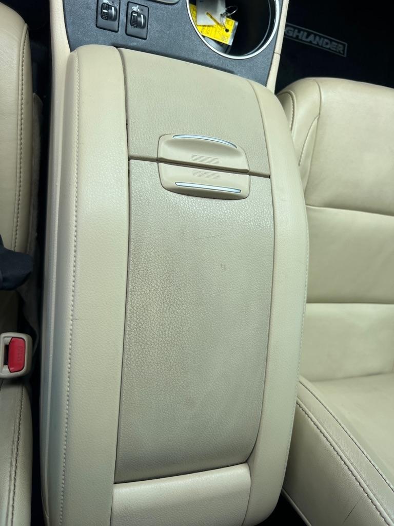 Toyota Highlander AWD 4dr V6 XLE (Natl) 2015