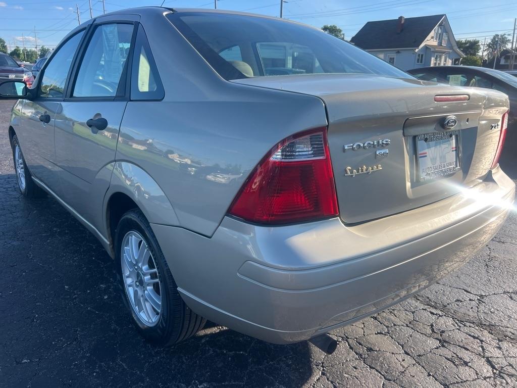 Ford Focus 4dr Sdn ZX4 SES 2006