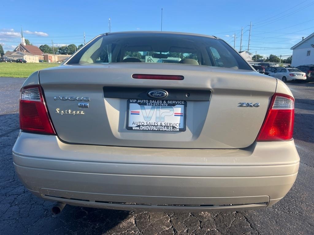 Ford Focus 4dr Sdn ZX4 SES 2006