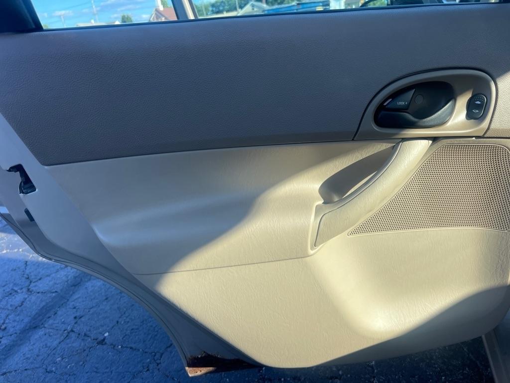 Ford Focus 4dr Sdn ZX4 SES 2006