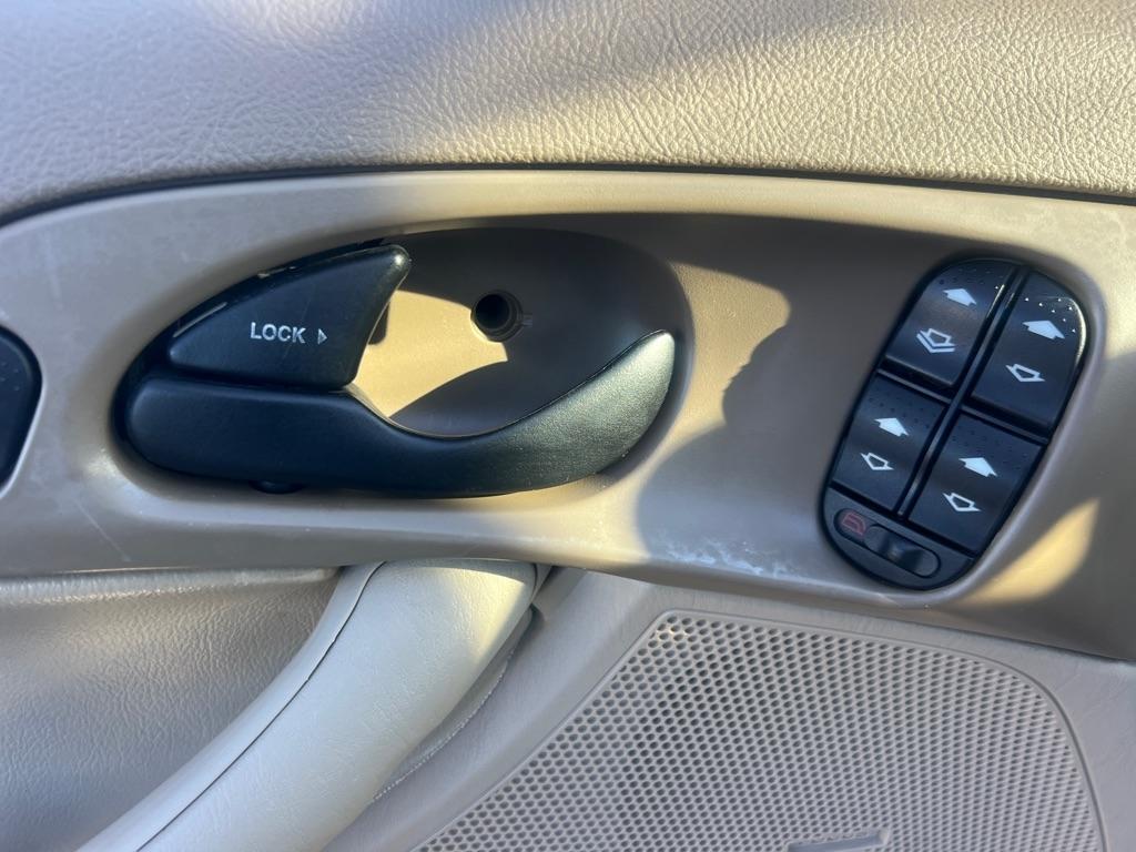 Ford Focus 4dr Sdn ZX4 SES 2006