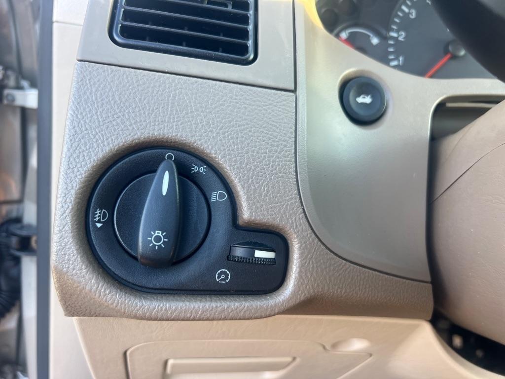 Ford Focus 4dr Sdn ZX4 SES 2006