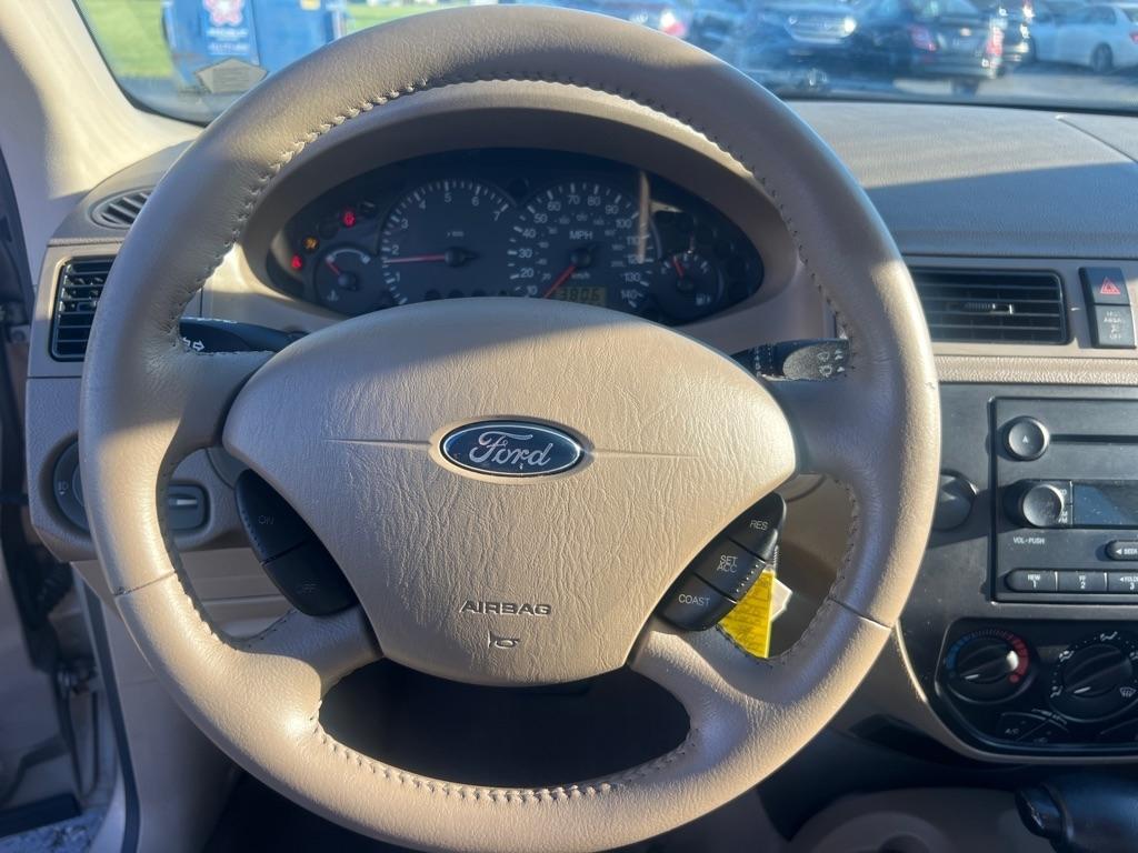 Ford Focus 4dr Sdn ZX4 SES 2006