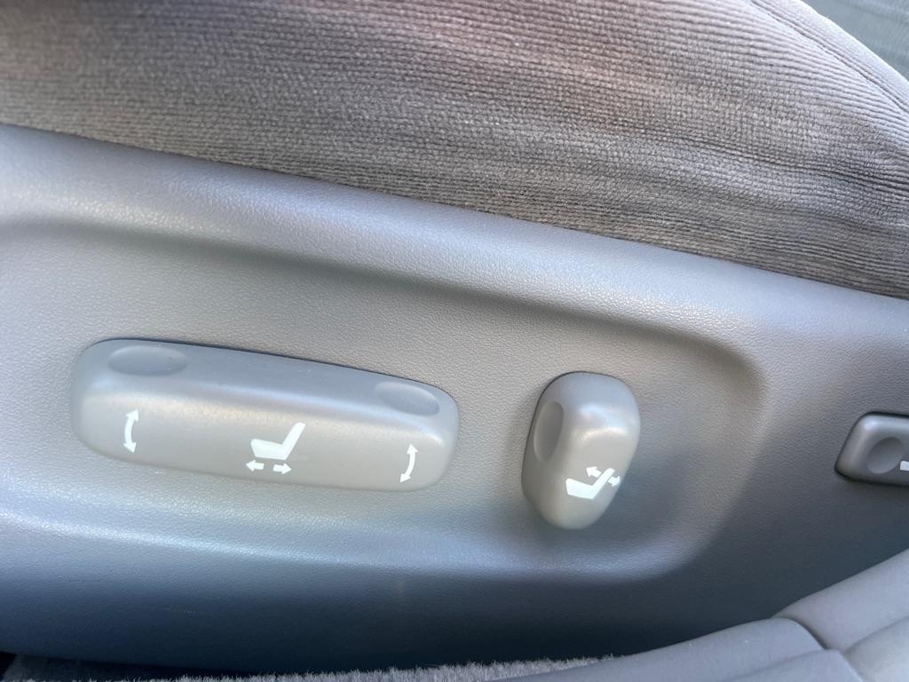 Toyota Camry 4dr Sdn XLE Auto (Natl) 2006