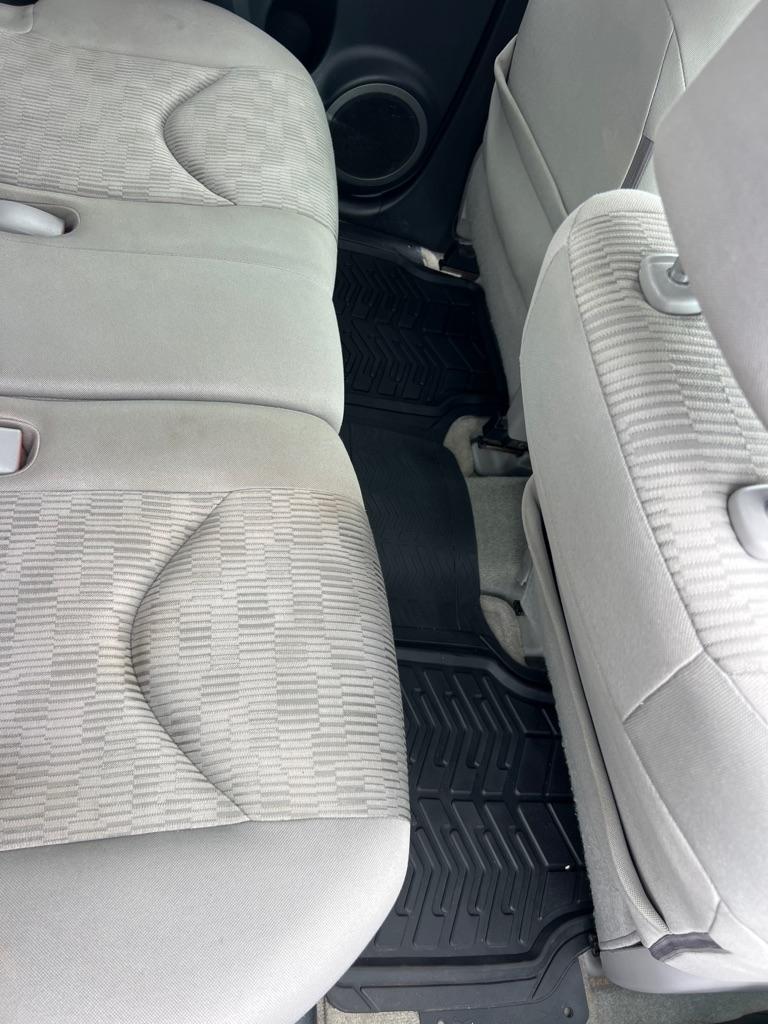 Toyota RAV4 FWD 4dr 4-cyl 4-Spd AT (Natl) 2011