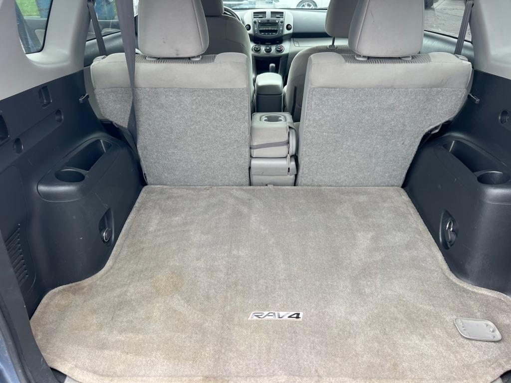 Toyota RAV4 FWD 4dr 4-cyl 4-Spd AT (Natl) 2011