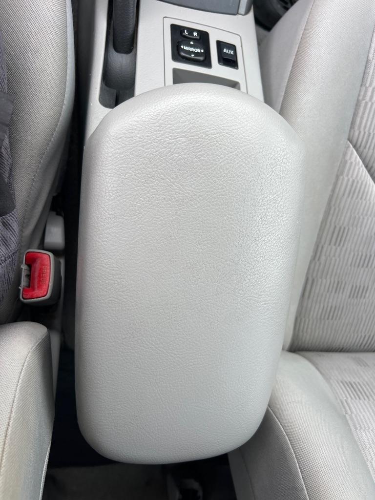 Toyota RAV4 FWD 4dr 4-cyl 4-Spd AT (Natl) 2011