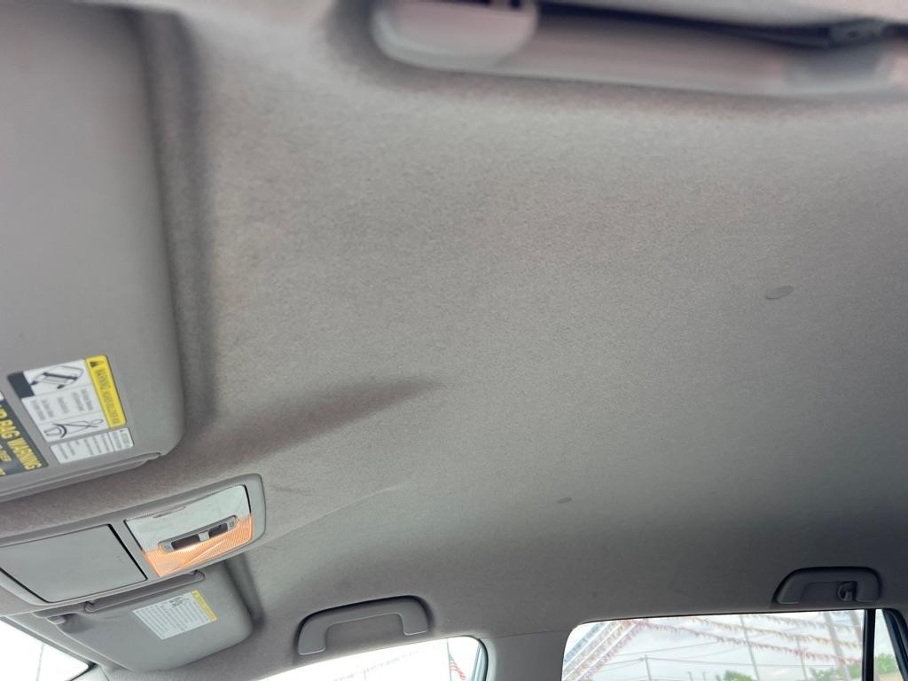 Toyota RAV4 FWD 4dr 4-cyl 4-Spd AT (Natl) 2011