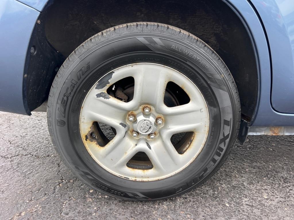 Toyota RAV4 FWD 4dr 4-cyl 4-Spd AT (Natl) 2011