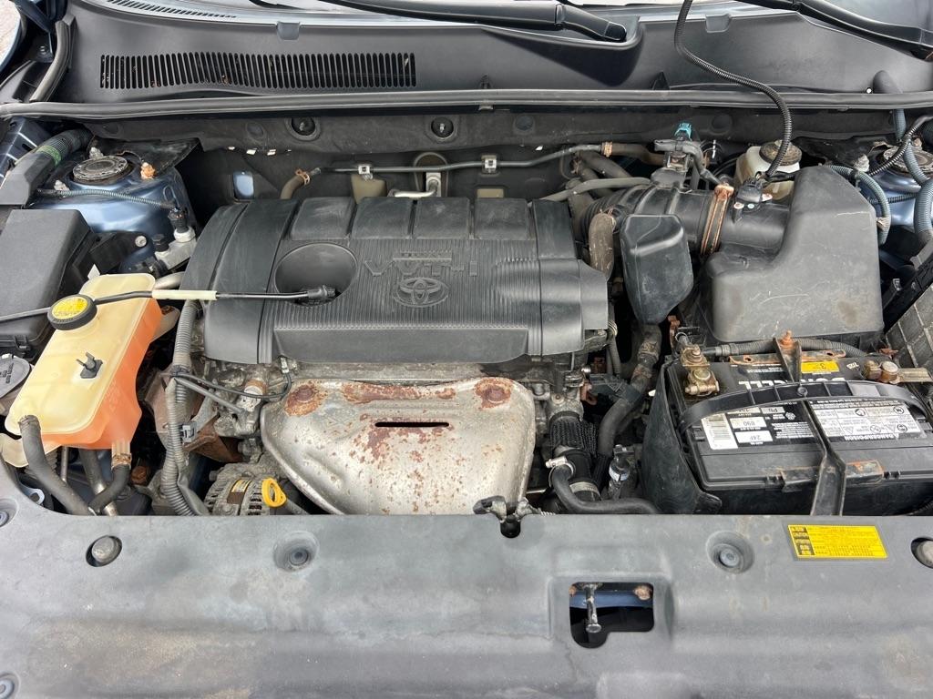 Toyota RAV4 FWD 4dr 4-cyl 4-Spd AT (Natl) 2011