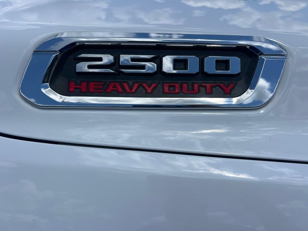 RAM 2500 Tradesman 4x4 Crew Cab 6'4" Box 2019