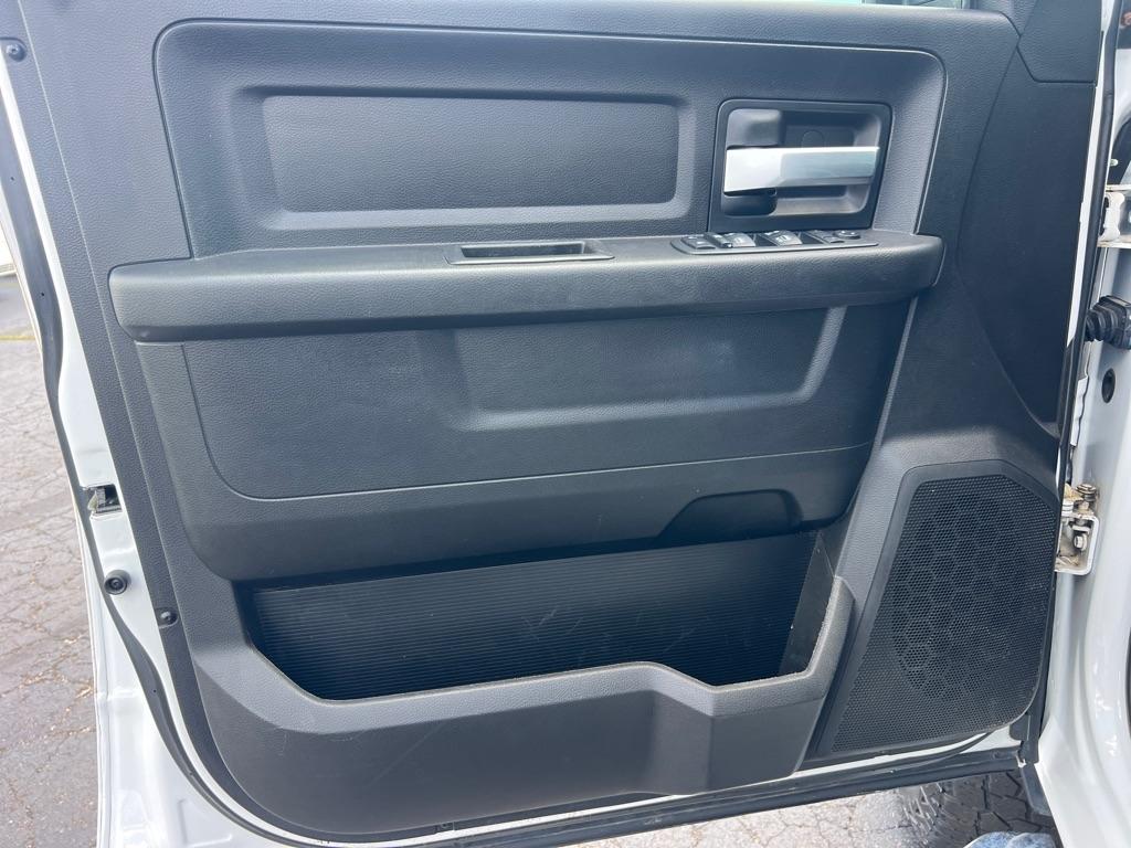 RAM 2500 Tradesman 4x4 Crew Cab 6'4" Box 2019