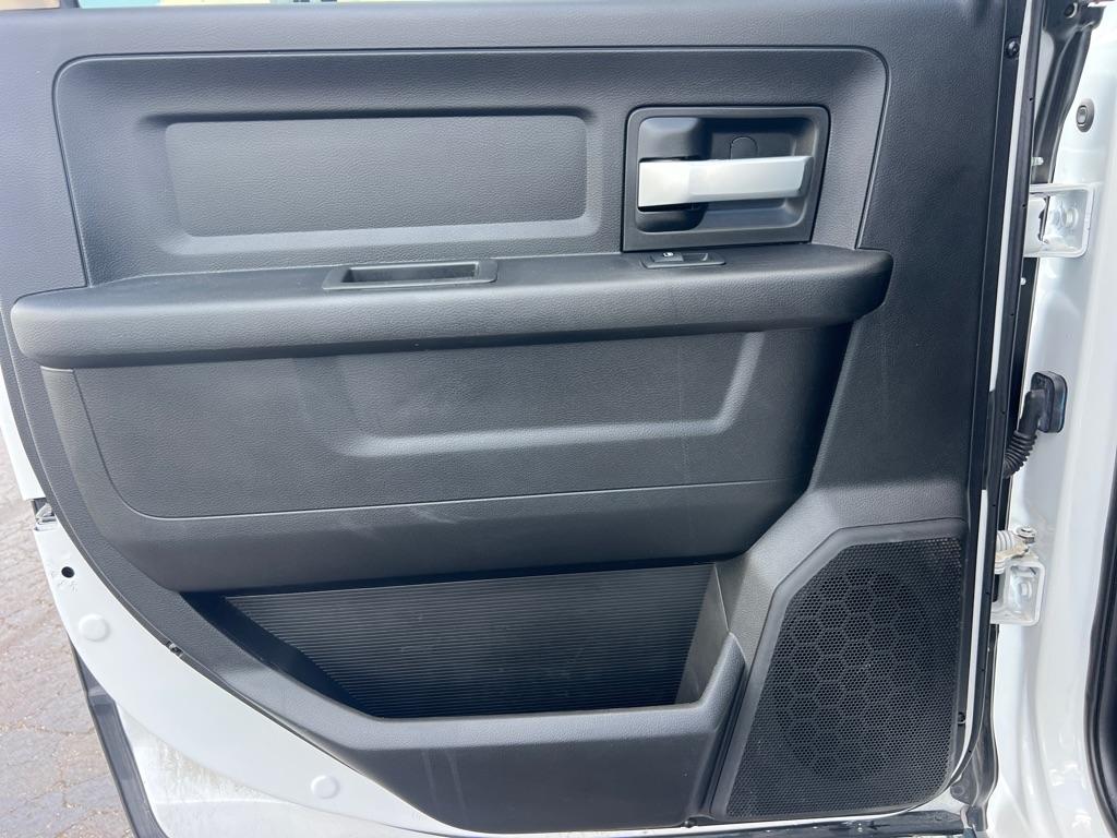 RAM 2500 Tradesman 4x4 Crew Cab 6'4" Box 2019