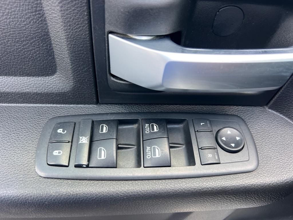 RAM 2500 Tradesman 4x4 Crew Cab 6'4" Box 2019