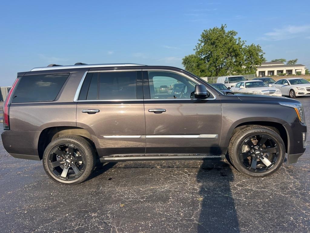 Cadillac Escalade 4WD 4dr Premium Luxury 2017