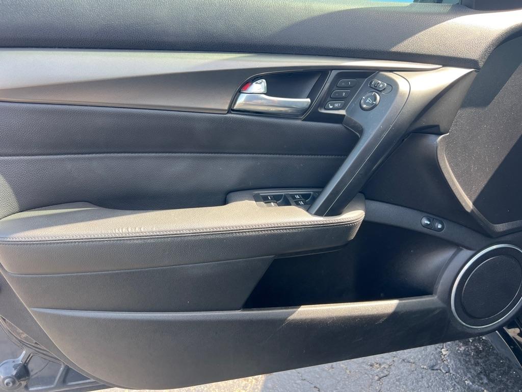 Acura TL 4dr Sdn Auto 2WD 2012