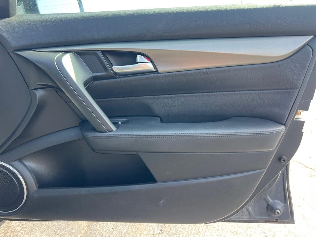 Acura TL 4dr Sdn Auto 2WD 2012