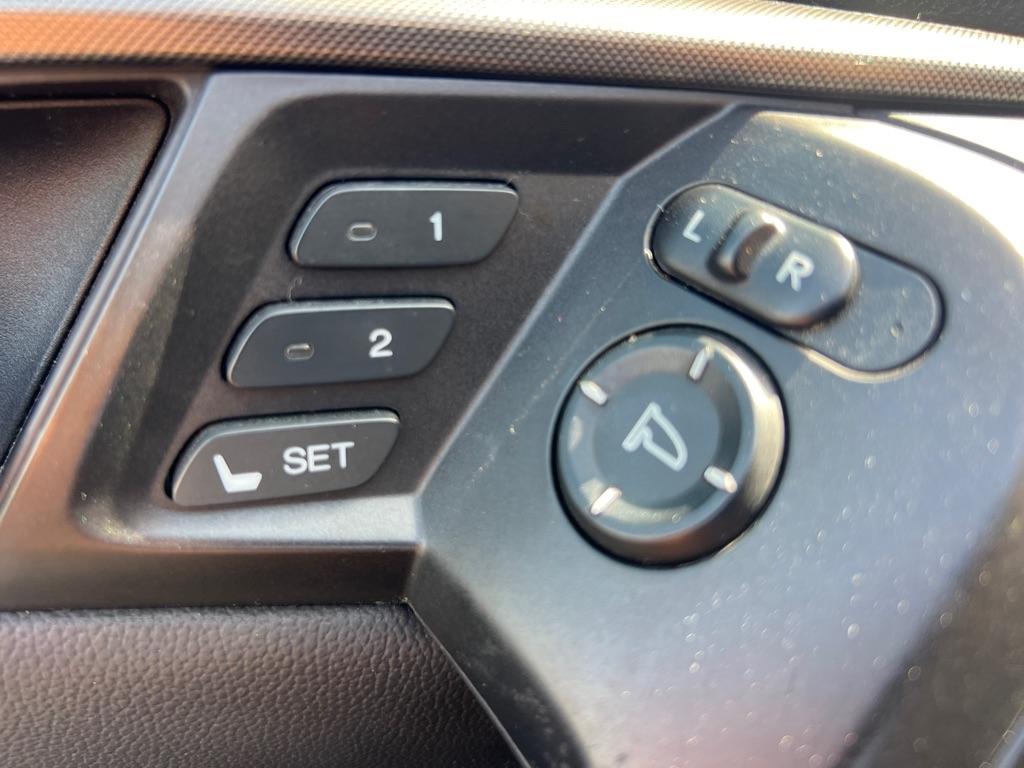 Acura TL 4dr Sdn Auto 2WD 2012