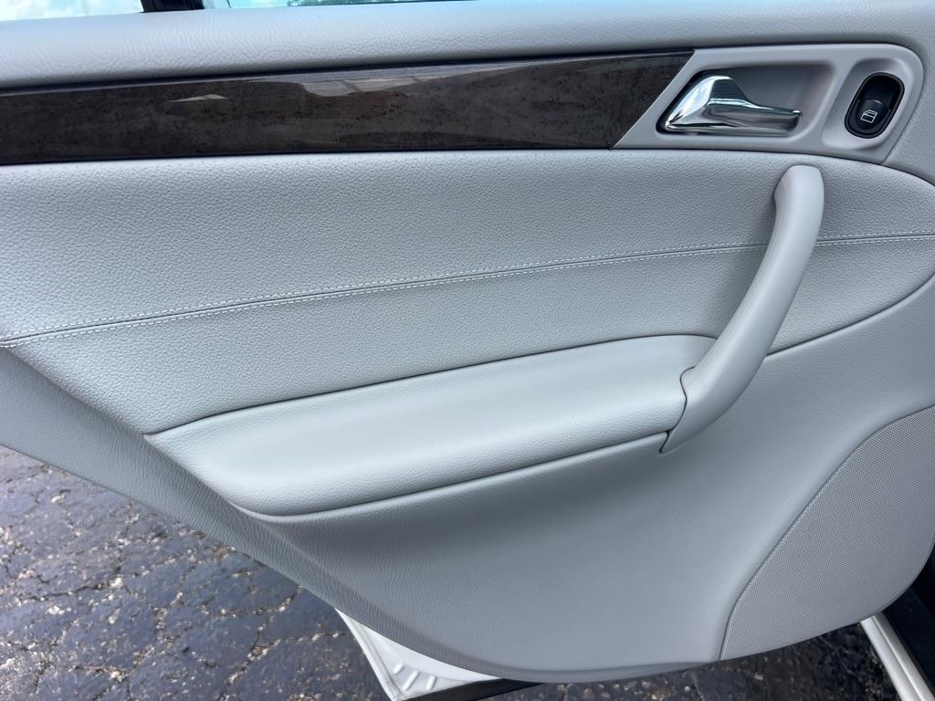 Mercedes-Benz C-Class 4dr Sdn 2.5L Sport RWD 2007