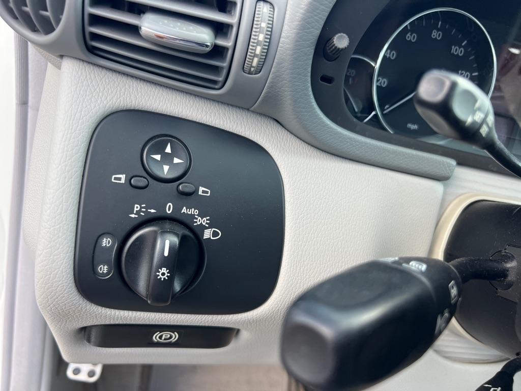 Mercedes-Benz C-Class 4dr Sdn 2.5L Sport RWD 2007