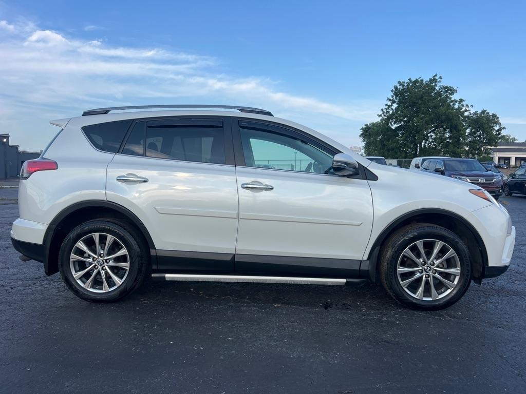 Toyota RAV4 Limited AWD (Natl) 2017