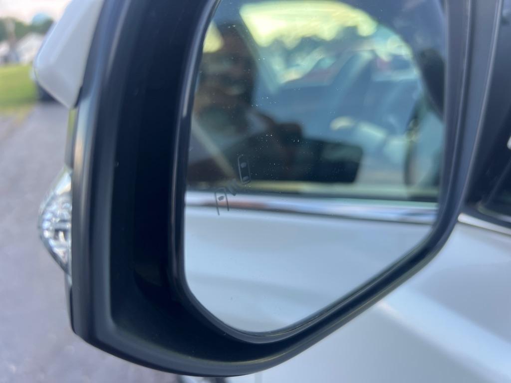 Toyota RAV4 Limited AWD (Natl) 2017