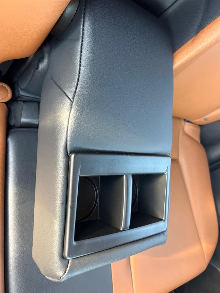 Toyota RAV4 Limited AWD (Natl) 2017