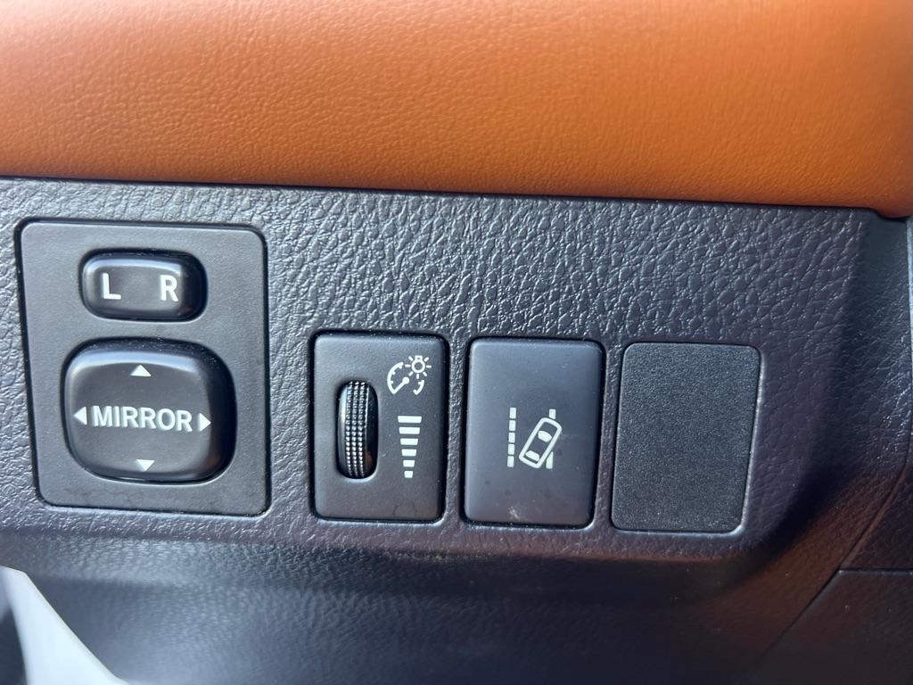 Toyota RAV4 Limited AWD (Natl) 2017
