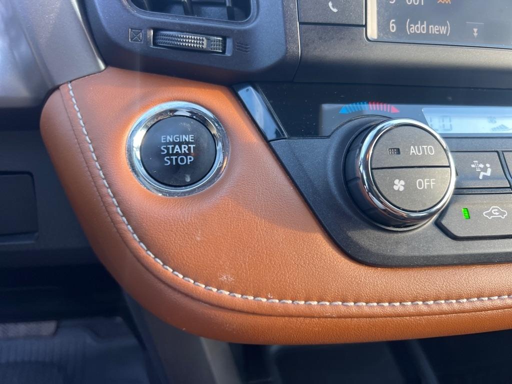 Toyota RAV4 Limited AWD (Natl) 2017
