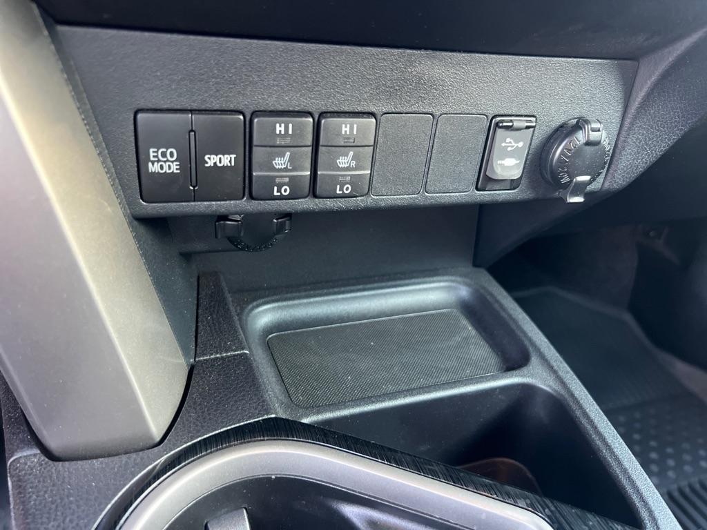 Toyota RAV4 Limited AWD (Natl) 2017
