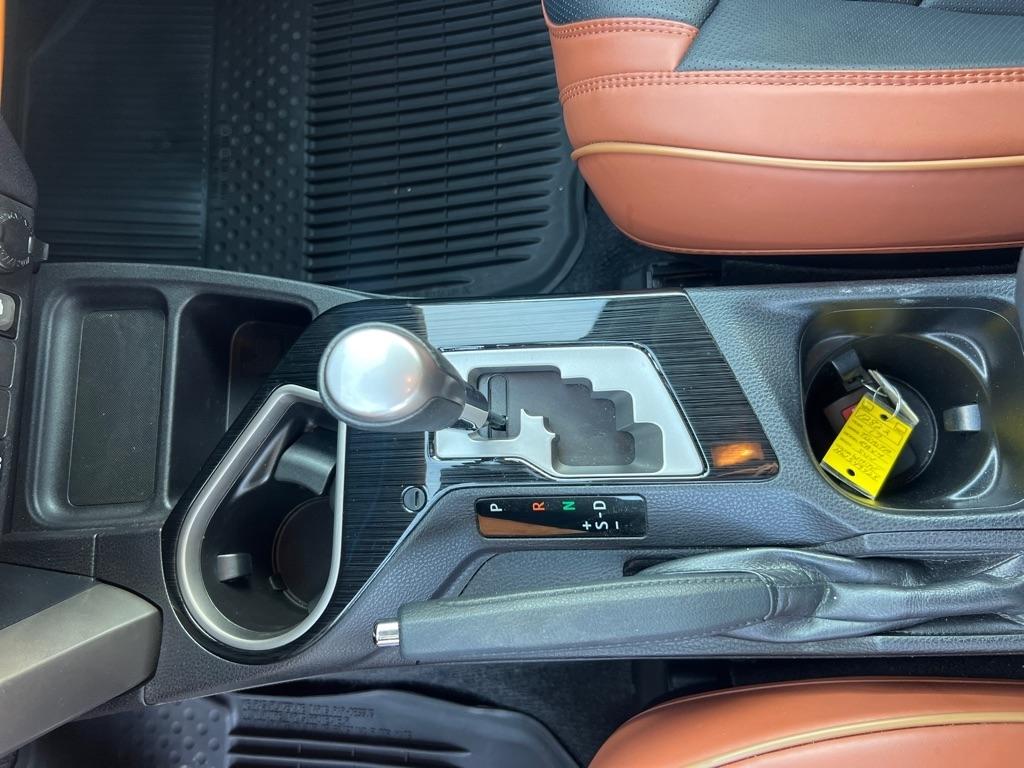 Toyota RAV4 Limited AWD (Natl) 2017