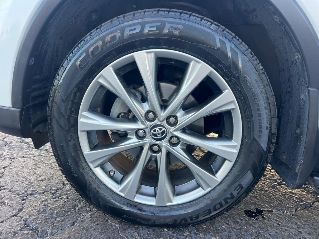 Toyota RAV4 Limited AWD (Natl) 2017