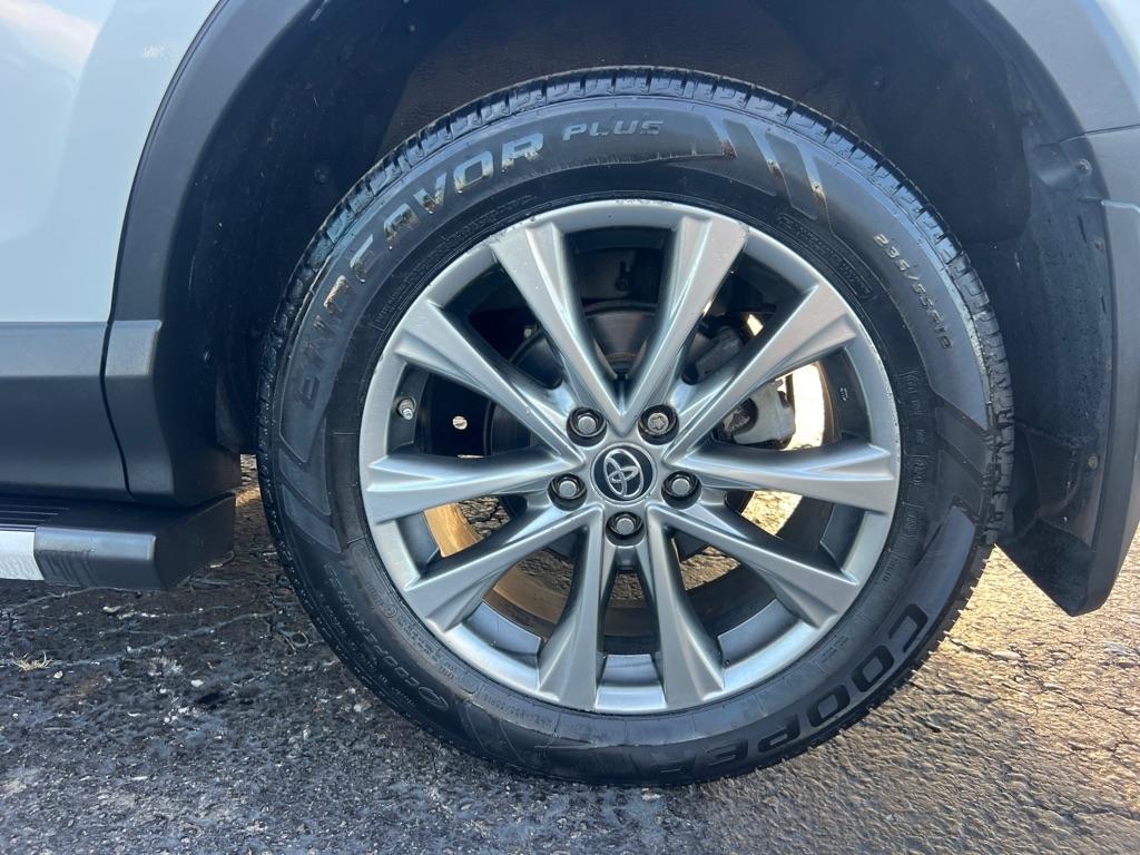 Toyota RAV4 Limited AWD (Natl) 2017