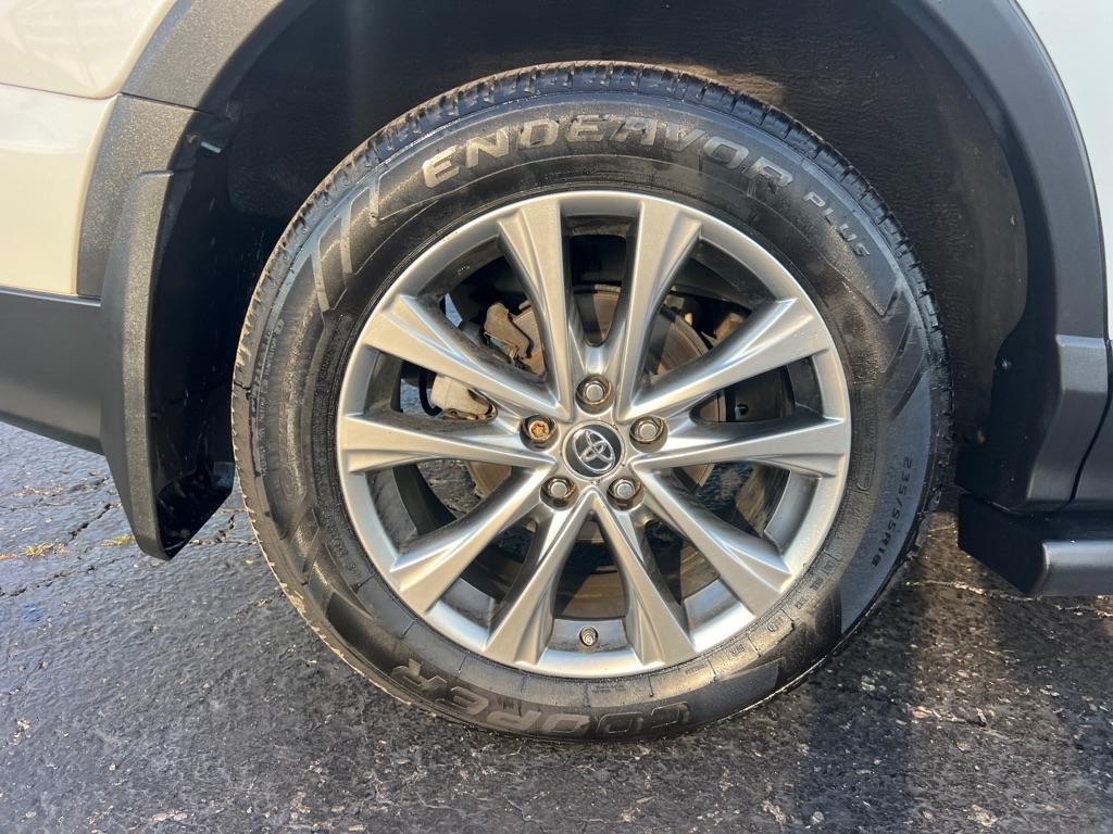Toyota RAV4 Limited AWD (Natl) 2017
