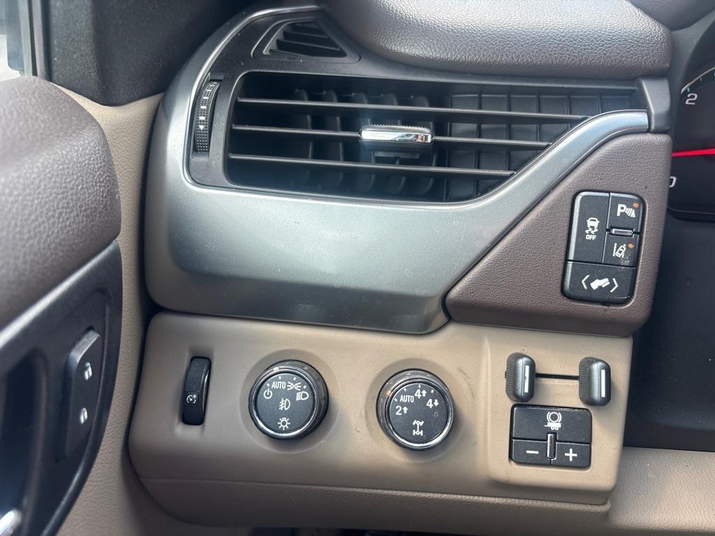 Chevrolet Suburban 4WD 4dr LTZ 2015