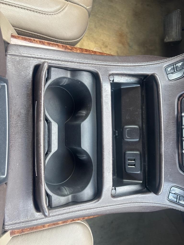 Chevrolet Suburban 4WD 4dr LTZ 2015