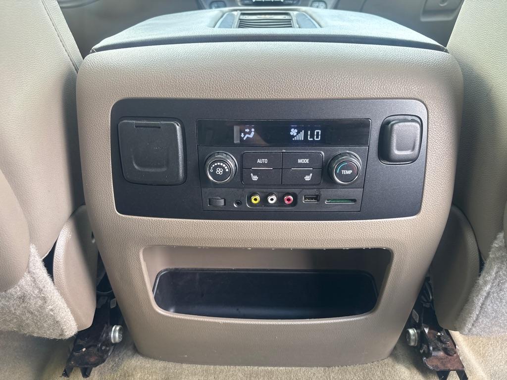 Chevrolet Suburban 4WD 4dr LTZ 2015