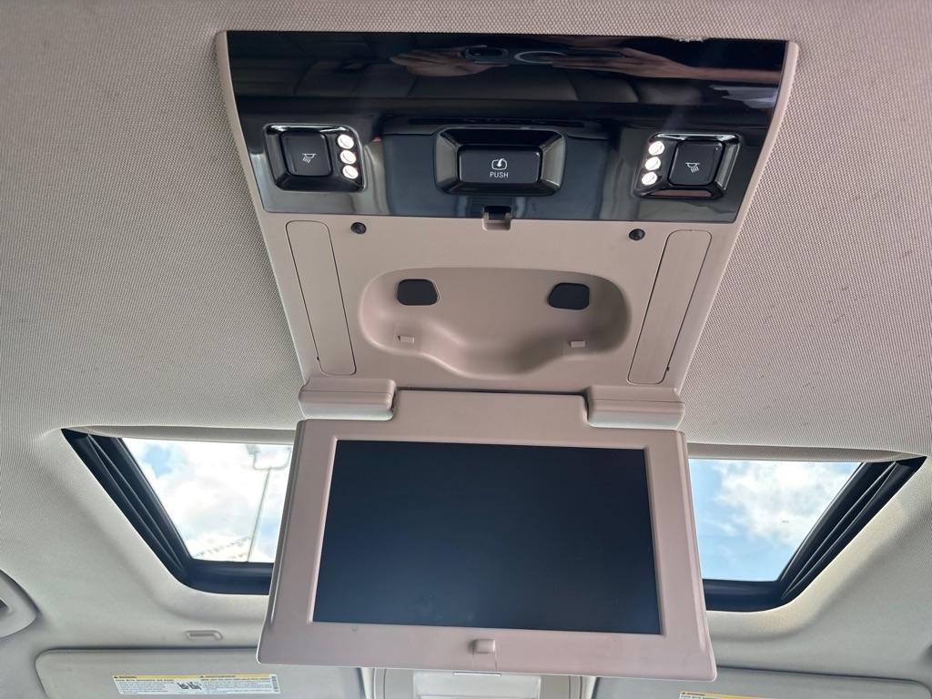 Chevrolet Suburban 4WD 4dr LTZ 2015