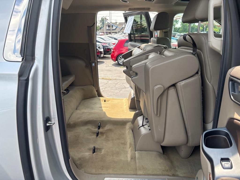 Chevrolet Suburban 4WD 4dr LTZ 2015