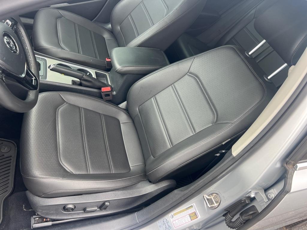 Volkswagen Passat 2.0T SE Auto 2021