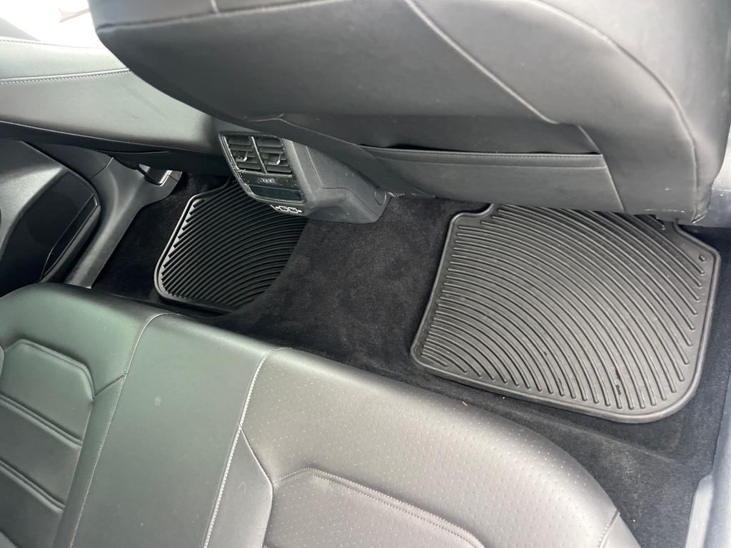 Volkswagen Passat 2.0T SE Auto 2021
