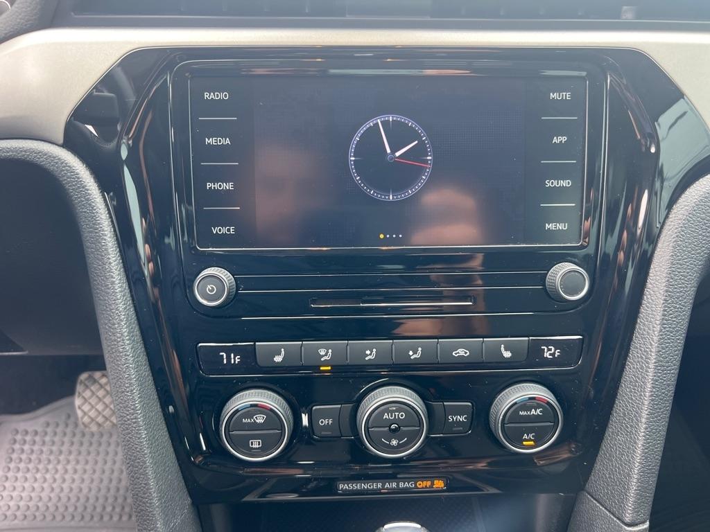 Volkswagen Passat 2.0T SE Auto 2021