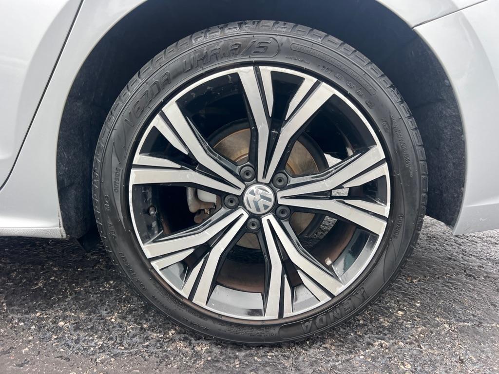 Volkswagen Passat 2.0T SE Auto 2021